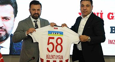 Sivasspor'un yeni teknik direktörü Bülent Uygun imzayı attı
