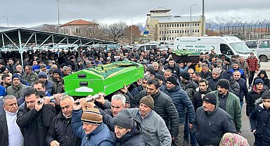 Sobadan sızan gazdan hayatını kaybeden baba ve oğlu toprağa verildi