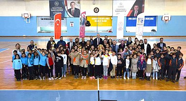 Spor kenti Karacabey'de 'Geleneksel Çocuk Oyunları' gerçekleşti