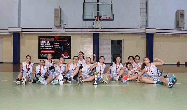 Spor kız takımı göz kamaştırıyor
