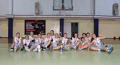 Spor kız takımı göz kamaştırıyor