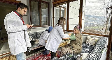 SUBÜ'lüler Dokurcun'da sağlık taraması yaptılar