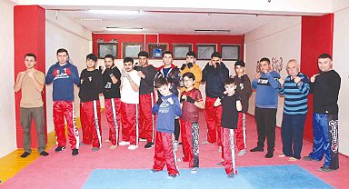 Sungurlu'da kick boks antrenmanları yeniden başladı
