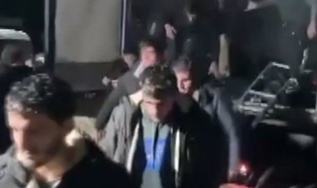 Şüphe üzerine durdurulan kamyonda 60 kaçak göçmen yakalandı