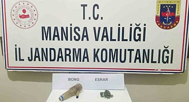Şüpheli şahsın üzerinden kubar esrar çıktı