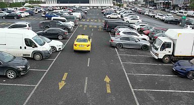 Taksiye ödediği paralar fazla gelince taksi şoförü oldu