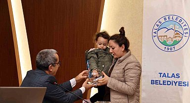 Talas'ta kentsel dönüşüm evleri kura ile sahibini buldu