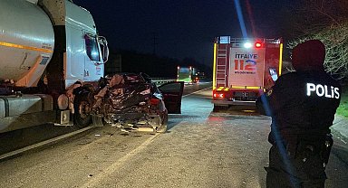Tanker park halindeki otomobile çarparak 200 metre sürükledi: 1 yaralı