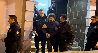 Tarihi eser kaçakçısı tarihi sokakta yakalandı: 47 adet sikke ve tarihi eser ele geçirildi