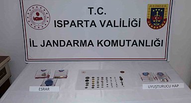 Tarihi eserleri satmaya çalışan 2 şüpheli suçüstü yakalandı