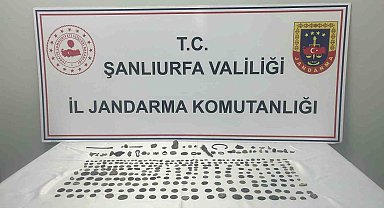 Tarihi eserleri satmaya çalışırken yakalandı