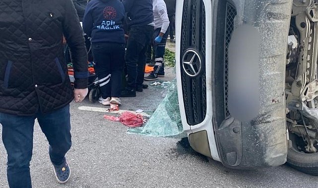 Tarım işçilerini taşıyan servis kamyonetle çarpıştı: 1 ölü, 5 yaralı
