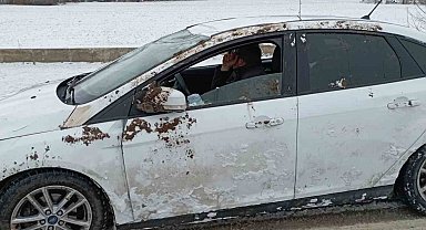 Tarlaya uçan araçtan sağ kurtuldular