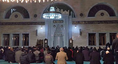 Tatvan'da Regaip Kandili dualarla idrak edildi
