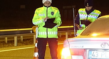 Tavşanlı'da yeni yıla girildiği saatlerde trafik denetimi arttırıldı
