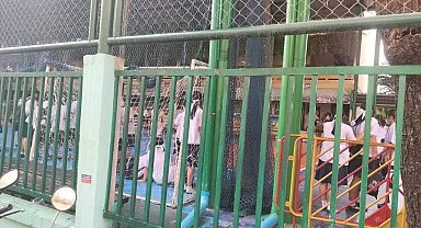 Tayland'da arkadaşını tüm öğrencilerin gözü önünce defalarca bıçakladı