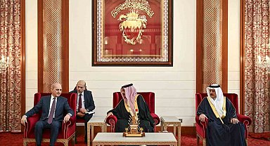 TBMM Başkanı Kurtulmuş, Bahreyn Kralı Al Khalifa ile görüştü