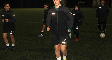 Tek yumurta ikizi kadın futbolcular: Attığı goller, gördüğü kartlar bile karıştırılıyor