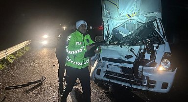 TEM'de kamyonet kamyona çarptı: 1 ölü