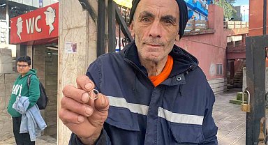 Temizlik görevlisinin duyarlılığı örnek oldu