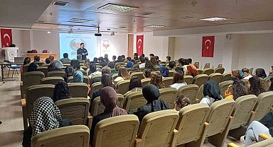 Terör polisi üniversite öğrencilerini teröre karşı uyardı