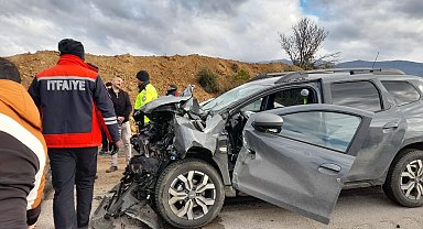Tokat'ta bir cip kamyona ok gibi saplandı: 1 yaralı