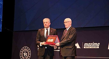 TOSFED'ten Başkan Kurt'a ödül