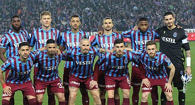 Trabzonspor'da şampiyon kadro dağlıyor