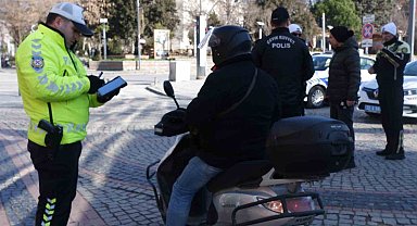 Trafiğe kapalı caddeye girenlere ceza yağmuru