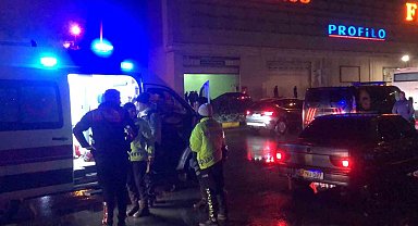 Trafik kazası sonrası taraflar birbirine girdi: 1 kişi yaralandı