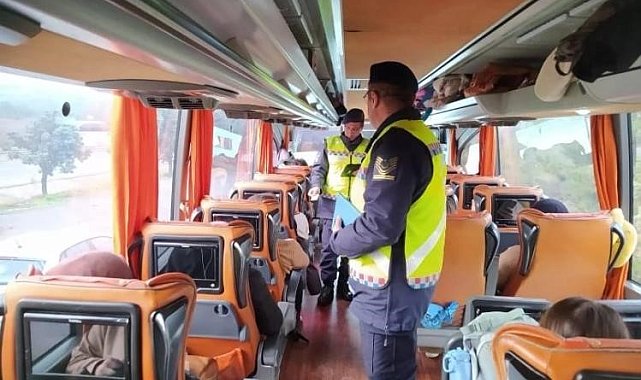 Trafik Timleri emniyet kemerinin önemine değindi