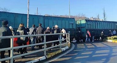 Trenin ayrılan vagonları paniğe neden oldu