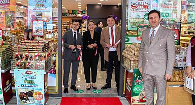 Tuğba Kuruyemiş, 113. şubesini Antalya'da açtı