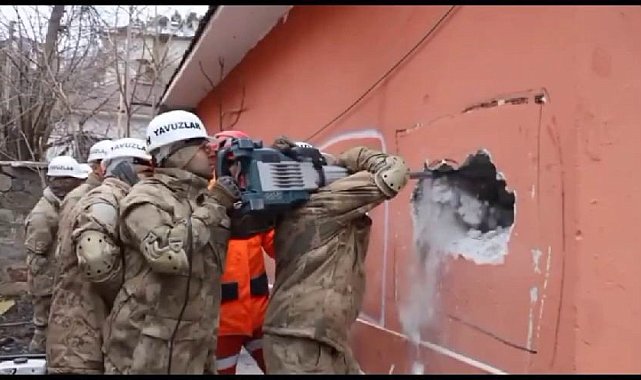 Tunceli'de asker ve polislerden 80 afet arama kurtarma timi oluşturuldu