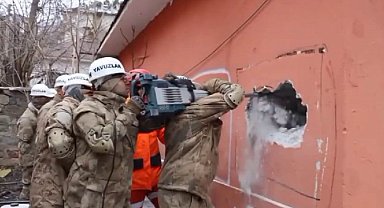Tunceli'de asker ve polislerden 80 afet arama kurtarma timi oluşturuldu