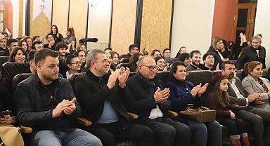 Turgutlu Belediyesi Atatürk Kültür Merkezi üniversite tiyatro grubu doğaçlama güldürdü