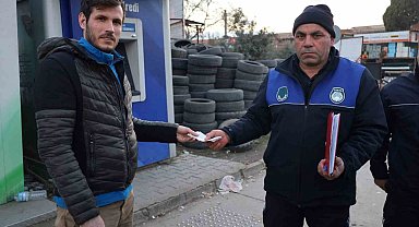 Turgutlulu esnaf bulduğu yüklü miktarda parayı zabıtaya teslim etti