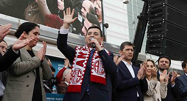 Tütüncü'ye Antalya'da coşkulu karşılama
