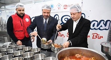 Tuzla Belediyesi Aşevi, 5 Bin vatandaşa sıcak yemek ulaştırıyor