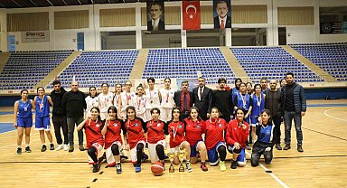 U14 ve U16 Kızlar Basketbol Şampiyonu İpekyolu Belediyesi Spor Kulübü oldu