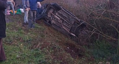 Uçuruma yuvarlanan araçtaki bebek hayatını kaybetti