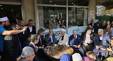 Ulaştırma ve Altyapı Bakanı Uraloğlu, Bayrampaşa'da vatandaşlarla bir araya geldi