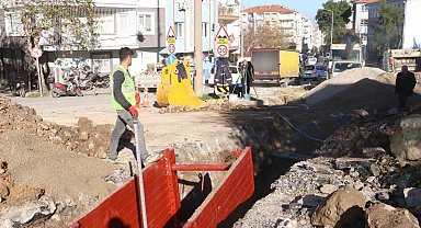 Ulutepe Caddesi'nin yağmur suyu hattında ilk kazma vuruldu