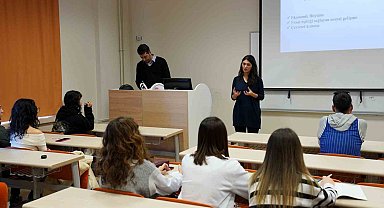 Üniversite öğrencilerine eğitmen eğitimi verildi