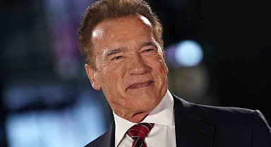 Ünlü oyuncu Schwarzenegger, havaalanı gümrüğünde alıkonuldu