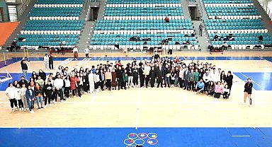 Uşak Üniversiteli öğrenciler 'Hayatın Ritmini Sporla Yakala'dı