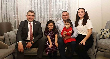 Vali Aslan küçük kızın isteğini kırmadı