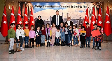 Vali Çiftçi'den çocuklara sürpriz