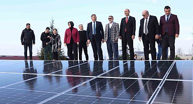Vali Selçuk Aslan, yenilenebilir enerji yatırımını inceledi
