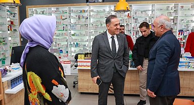 Vali Usta esnaflarla bir araya geldi